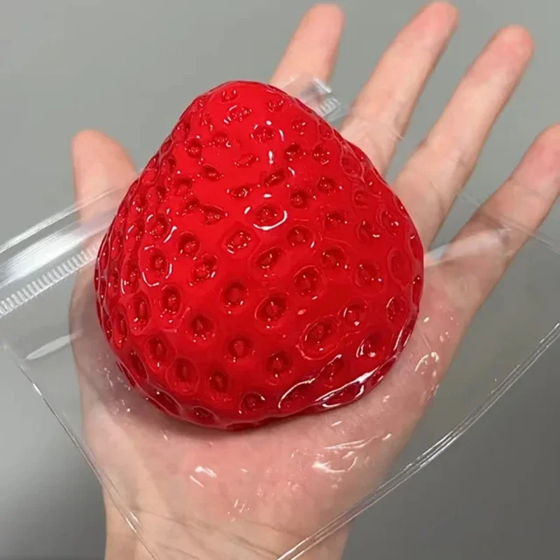 Squishy Big Strawberry Squeeze - đánh giá và giá Party Games Entertainer